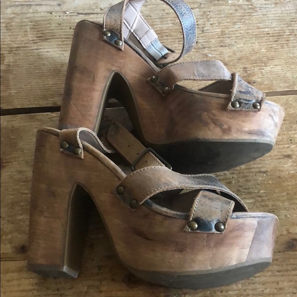 Bed Stu Madeline Distressed Platform Heels - Picture 3 of 7